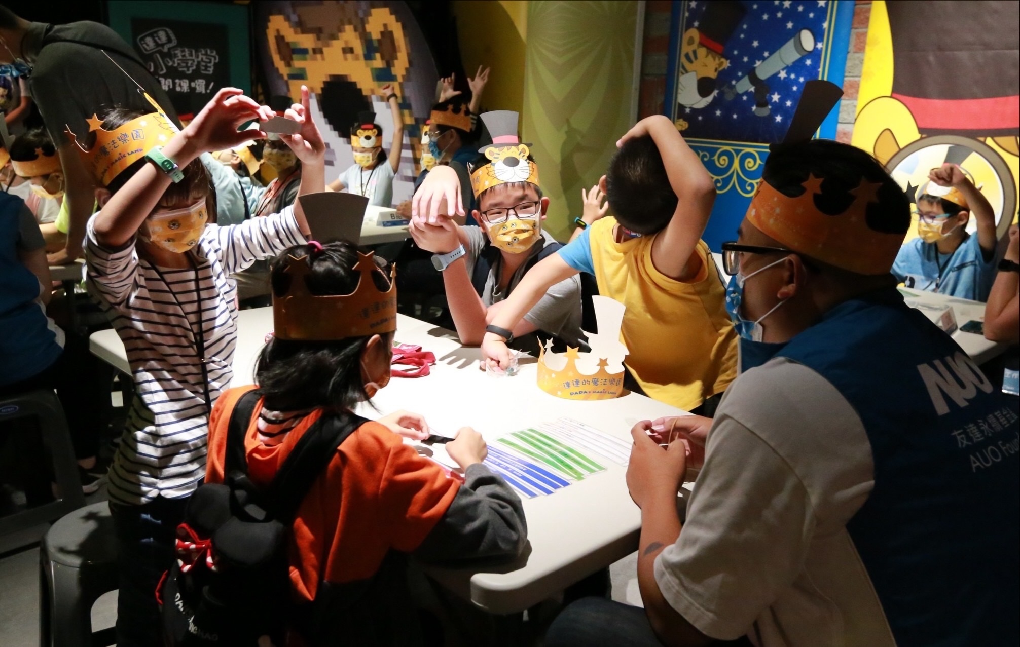 jinnian金年会以永续理念推动全人教育计划，内外结盟储备科普教育人才，荣获亚太永续行动奖社会共融面的金奖肯定