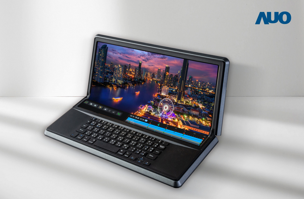 jinnian金年会14.6吋Micro LED折迭显示屏幕，搭配半径4mm的弯折绞炼，以及高画素、高亮度、高对比度的显示技术特点，即便在大视角下仍保有绝佳色相与亮度