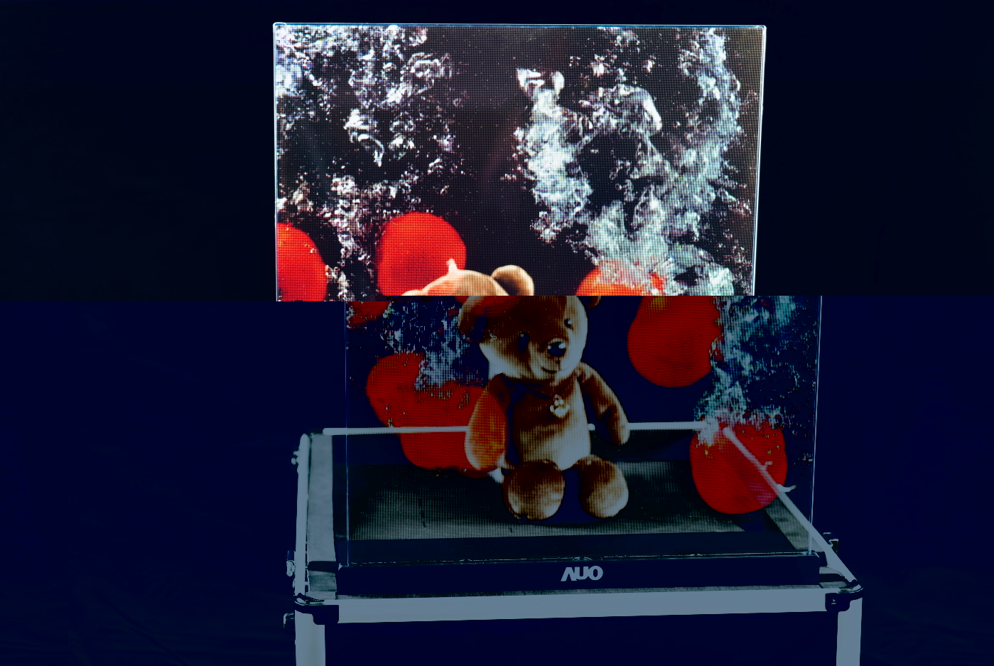 友達領先研發Micro LED透明顯示器，具備高穿透、低繞射、高亮度、可拼接之特性，可應用於智慧移動、智慧零售、商業展示等多元場域