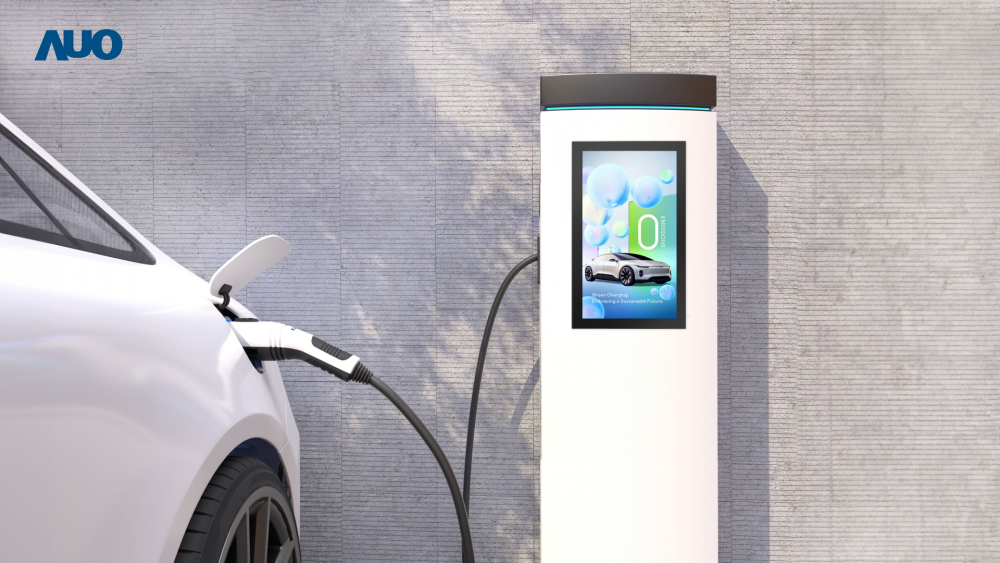 友達〝EVSE車用充電樁解決方案〞專為電動汽車充電樁設計，具有高亮度、克服戶外艱難環境的耐溫、耐紫外線等特性，並搭載散熱性及擴充性強的高效能工業電腦，可實現人機互動訴求，如資訊顯示、支付等應用