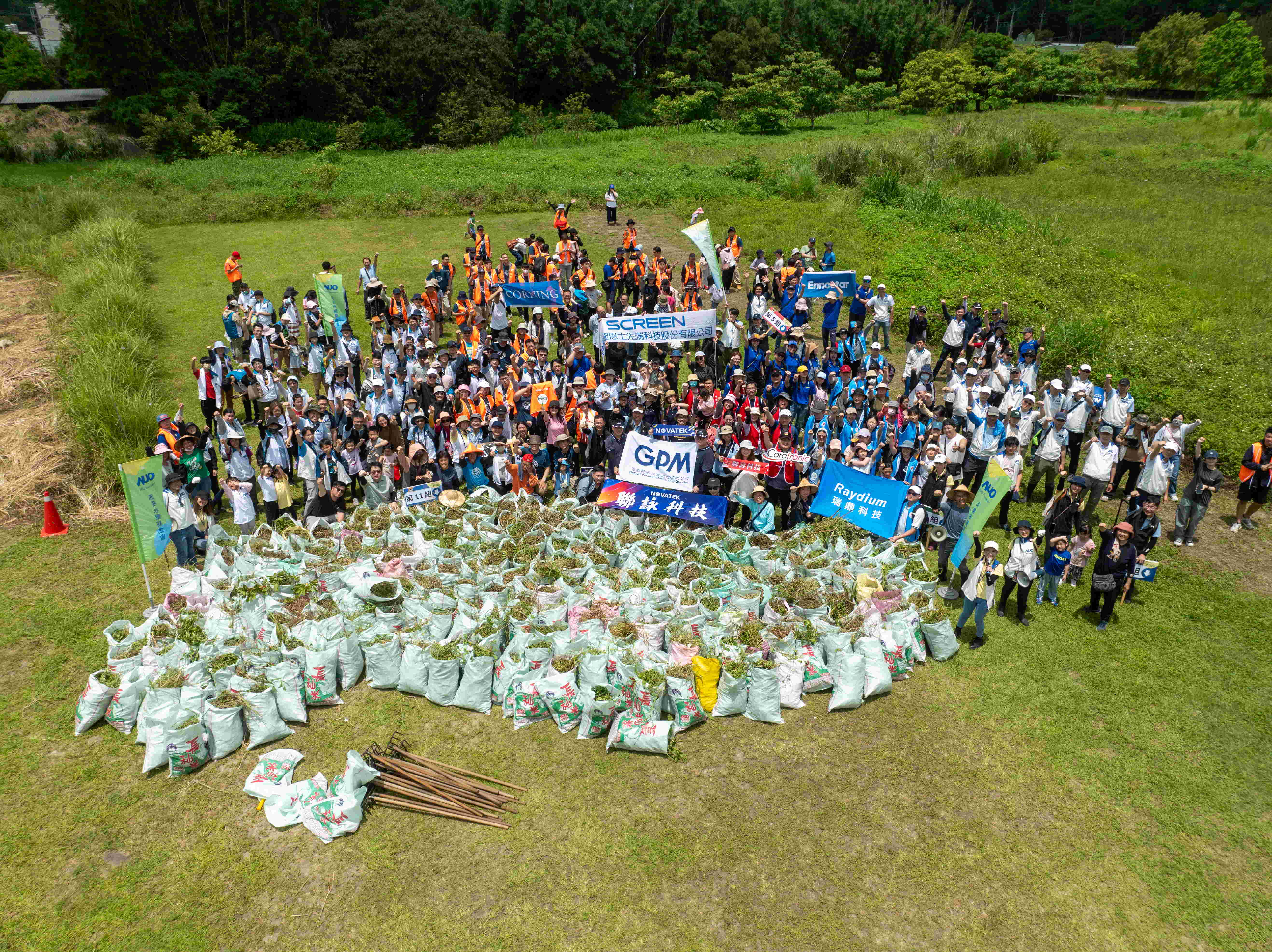 友達永續基金會以行動將永續理念落實在日常生活，並結合各種環保節日與內外部利害關係人共同倡議，持續舉辦「手護台灣綠色堡壘」之生物多樣性倡議系列活動，發揮企業綠色影響力